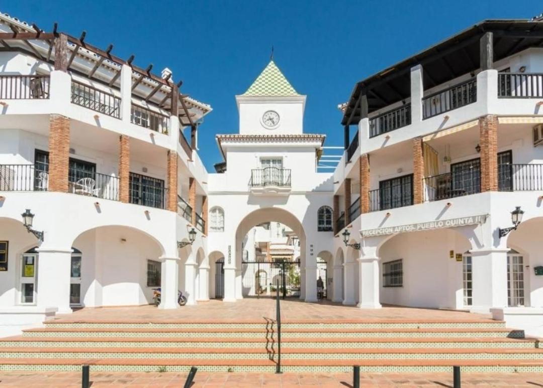 Apartamento Cerca Del Mar Con Piscina Y Parking. Apartment Benalmadena Bagian luar foto